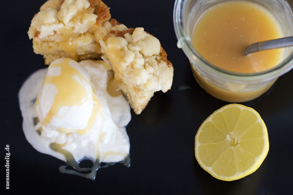 Lemon-Muffins mit Frischkäse und Lemon Curd und Zitronen-Buttermilch-Eis