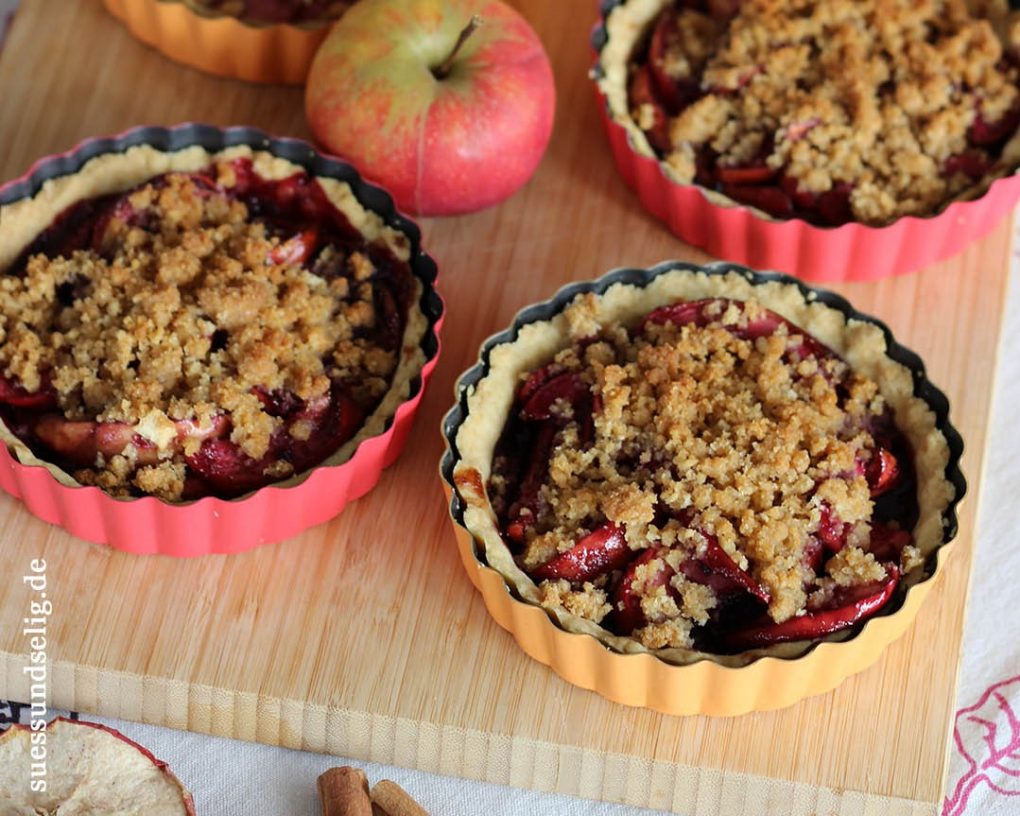 Apfel-Holunder-Streuselkuchen